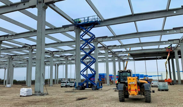 Sicht auf eine Baustelle mit vielen Stahltr&auml;gern