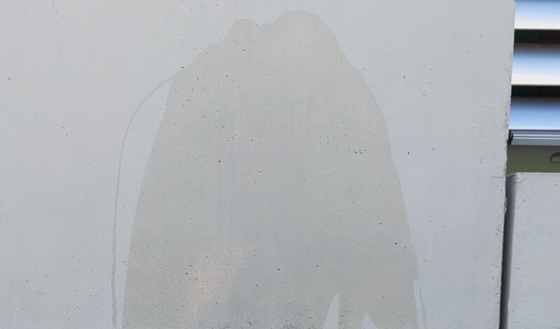 Wasser auf nicht-hydrophobem Beton