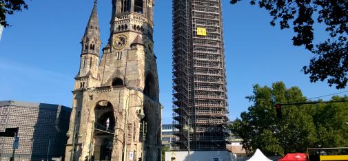 Eine filigrane Arbeit war bei der denkmalgerechten Instandsetzung der Kapelle und der Fassade der Kaiser-Wilhelm-Gedächtniskirche gefragt.