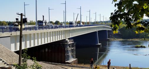 Die Arbeiten an den Brückenkappen der Panemunes-Brücke waren wegen der kalten Temperaturen eine Herausforderung, die aber mit Bravour gemeistert wurde.