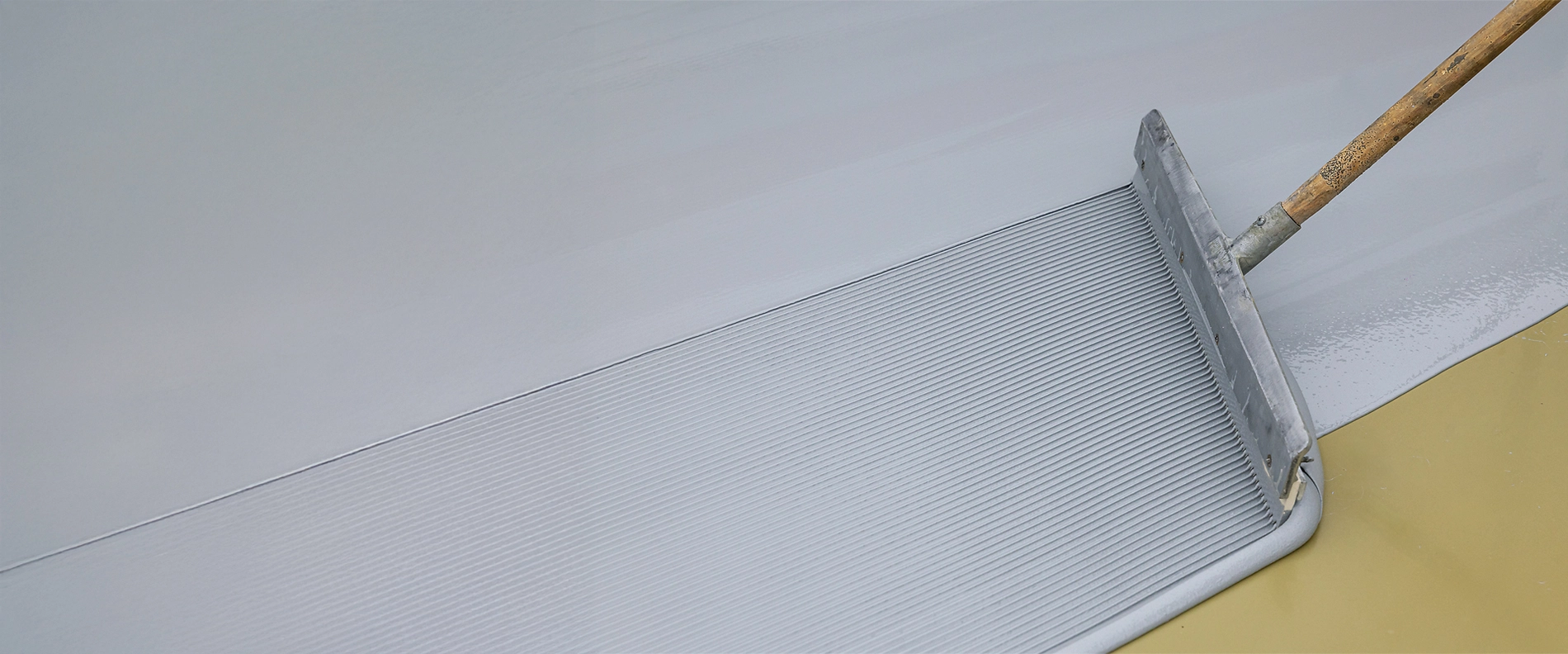 Verarbeitung einer Bodenbeschichtung