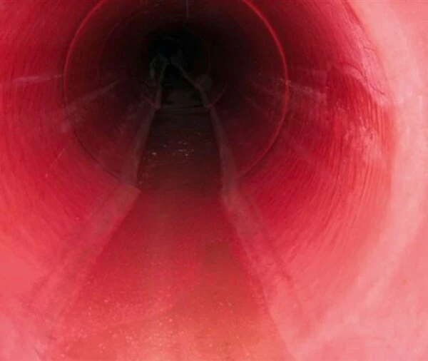 rotes Kanalrohr beschichtet mit Konudur 102