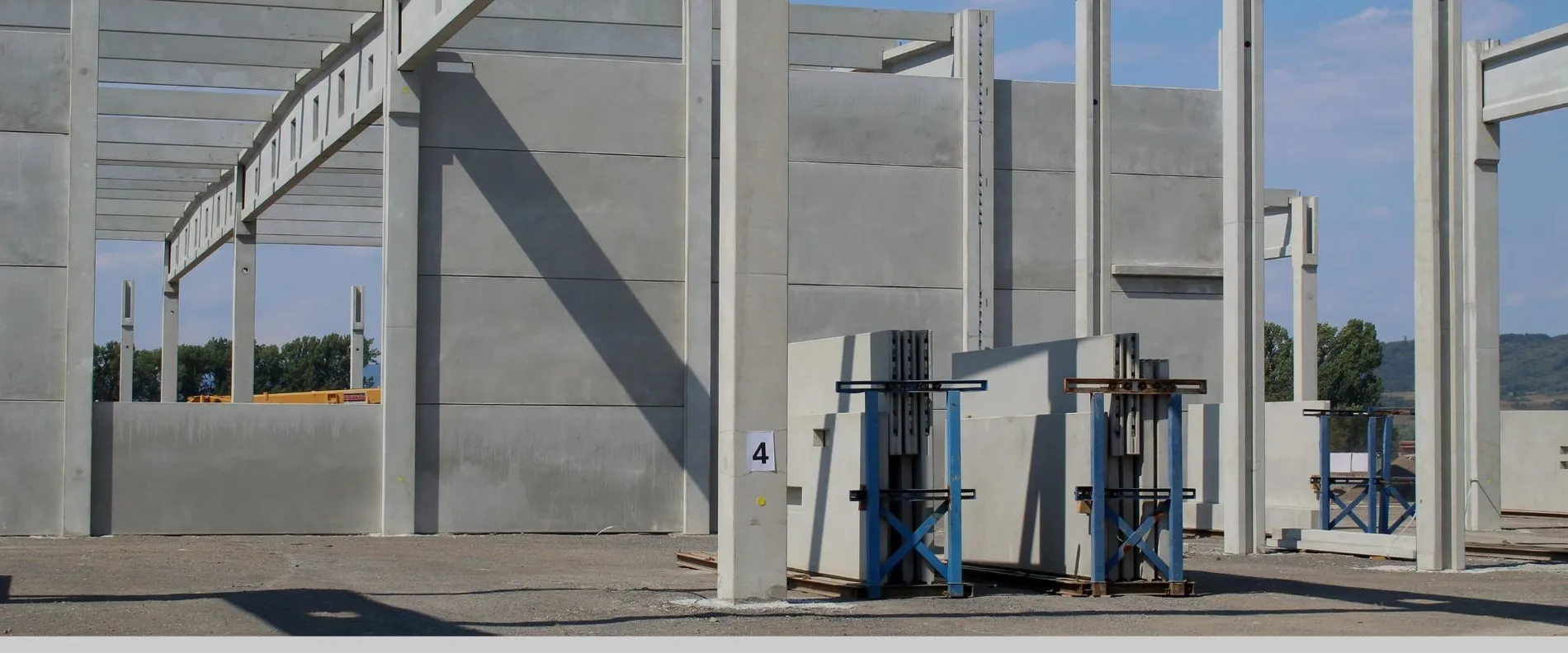 Ein Blick auf die Betonfertigteile der Baustelle in der Slowakei