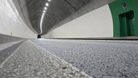Blick von Bodenhöhe auf den neu beschichteten Tunnel Wihalden