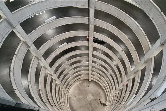 OS 8-Oberflächenschutzsystem im Parking Abrasion Test