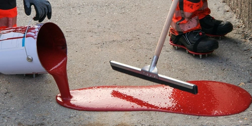 Mit der Versiegelung MC-DUR LF 680 können Brücken, Trogbauwerke und Parkdecks auch im Herbst und Winter schnell komplett abgedichtet werden. <br>&copy; MC-Bauchemie 2025