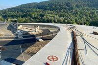 Blick auf die Autobahnbrücke