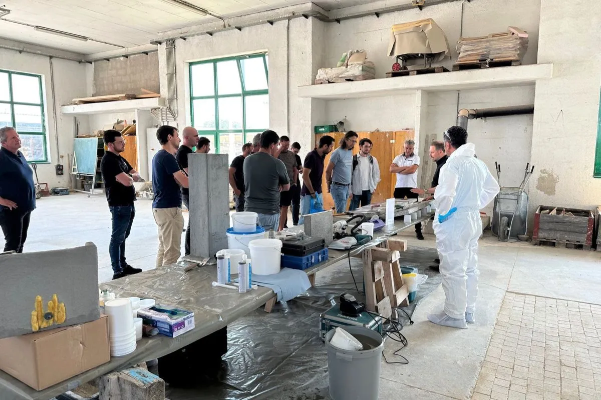 Umfängliche Einblicke in die Praxis der Schachtsanierung lieferte der Sanierungsspezialist für Abwasserbauwerke und Produktmanager der MC Ing. Sven Meßmann.