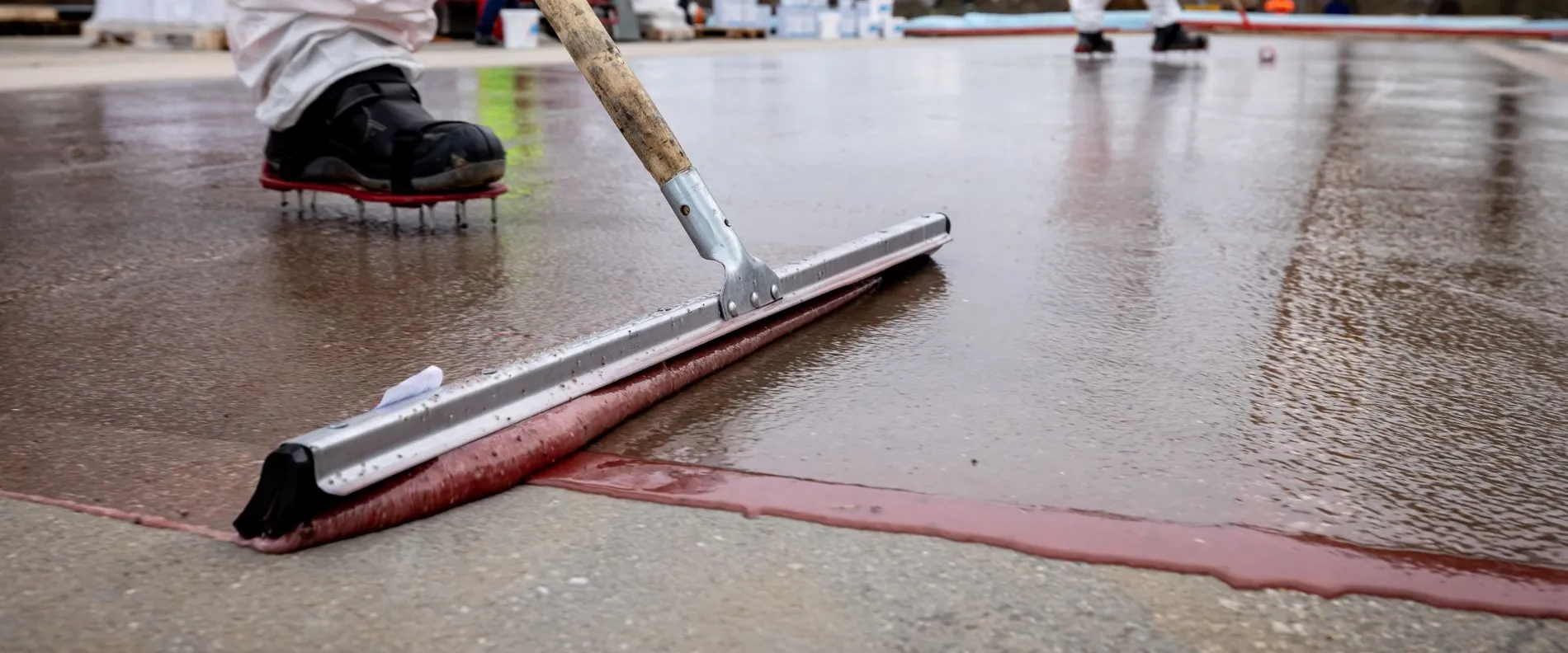 MC-DUR LF 680 der MC-Bauchemie ist in der Zusammenstellung der BASt der zertifizierten Stoffe und Stoffsysteme nach den H V-PUR gelistet.