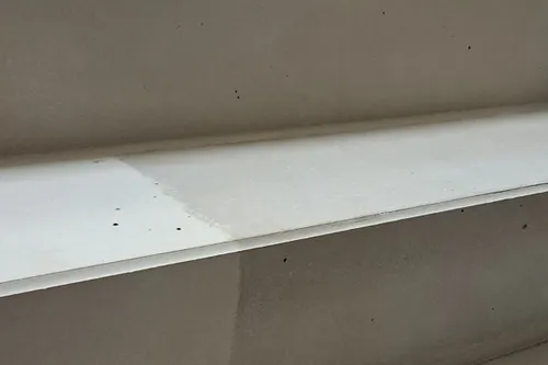 Durch die Versiegelung mit MC-Floor Finish AC wird die Fleckenbeständigkeit mineralischer Untergründe deutlich erhöht. <br>© MC-Bauchemie 2025