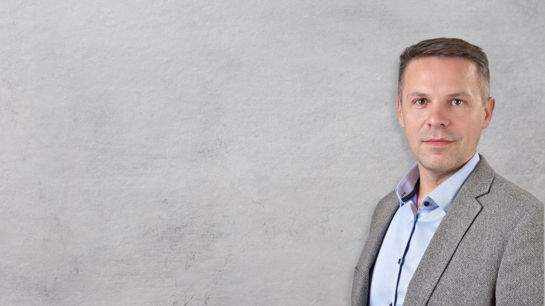 Tomasz Falkowski (44) hat zum 20. Mai 2024 die neu geschaffene Position des Regional Chief Operations Officer (COO) für Zentral- und Osteuropa, Zentralasien, den Mittleren Osten und Indien bei der MC-Bauchemie übernommen.