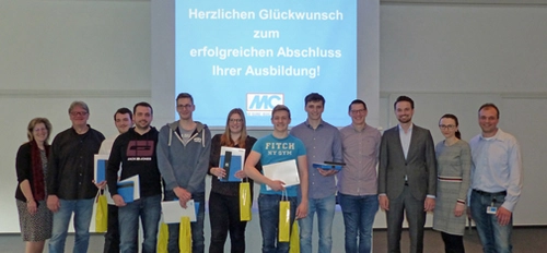 Gruppenbild mit den geehrten Azubis der MC-Bauchemie.
