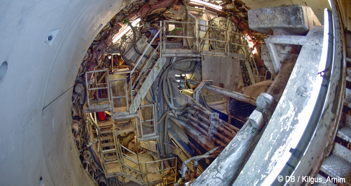 Blick in den Kopf der Tunnelvortriebsmaschine im Fildertunnel. Foto: DB / Arnim Kilgus
