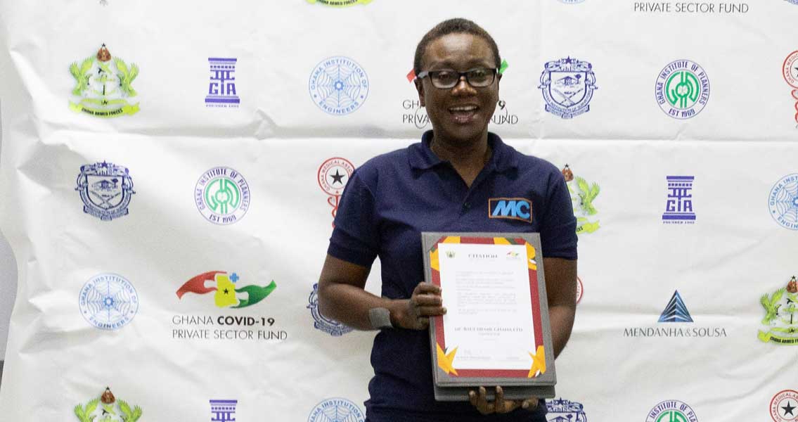 Christina A. Aikins nahm die Auszeichnung der ghanaischen Regierung im Namen der MC Ghana am 14. August 2020 entgegen.