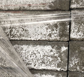 Ausblühungen im Beton – Was Sie dagegen tun können