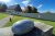 Das Museum mit der Sichtbetonmauer von außen